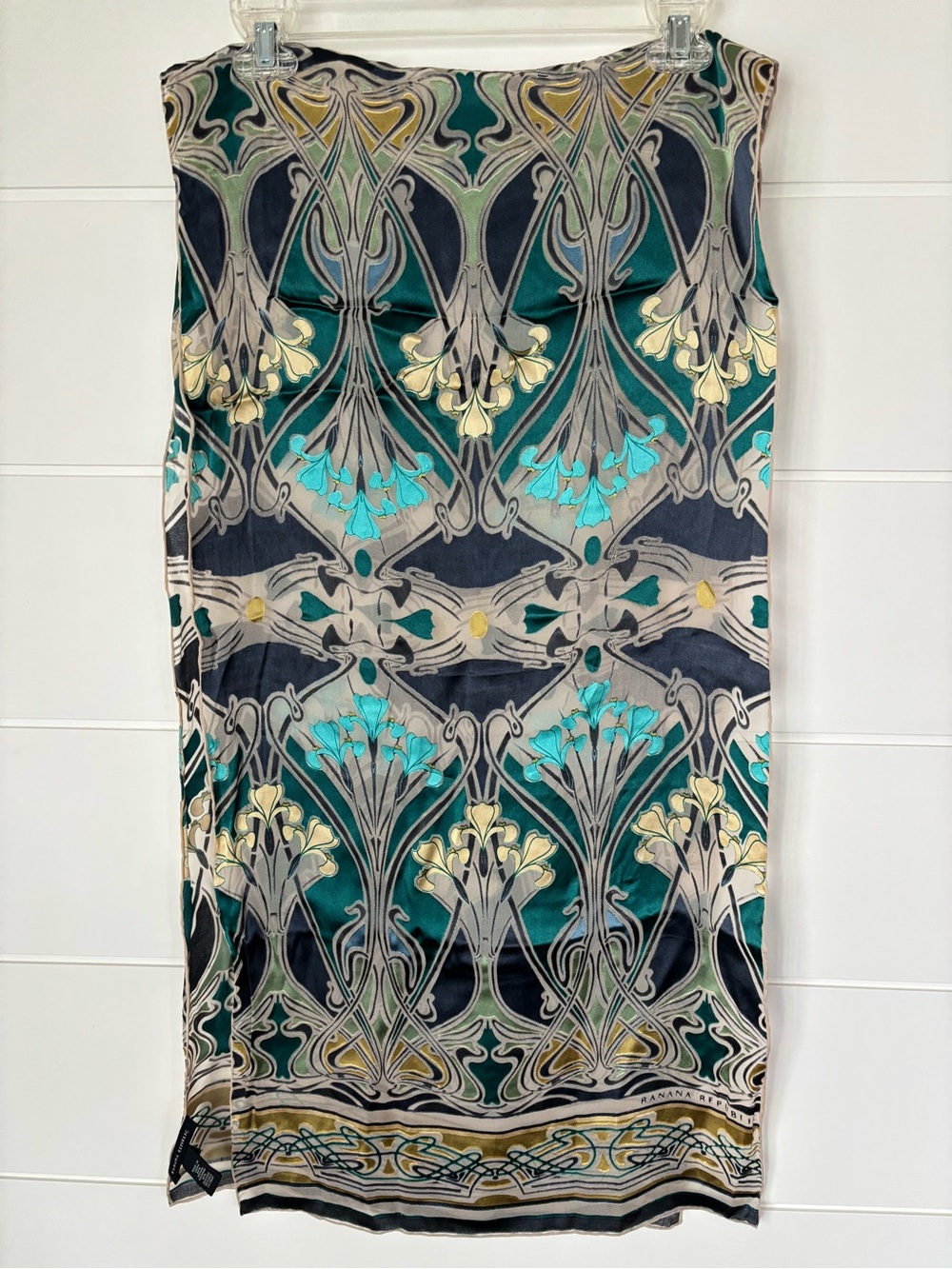 Vintage Banana Republic Art Nouveau Silk Blend 16" x 64" Oblong Scarf
